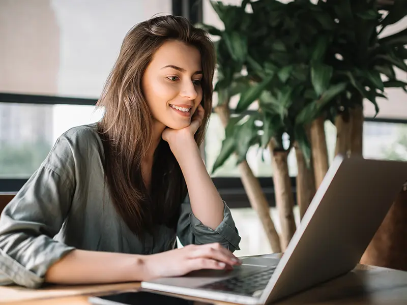 woman on laptop